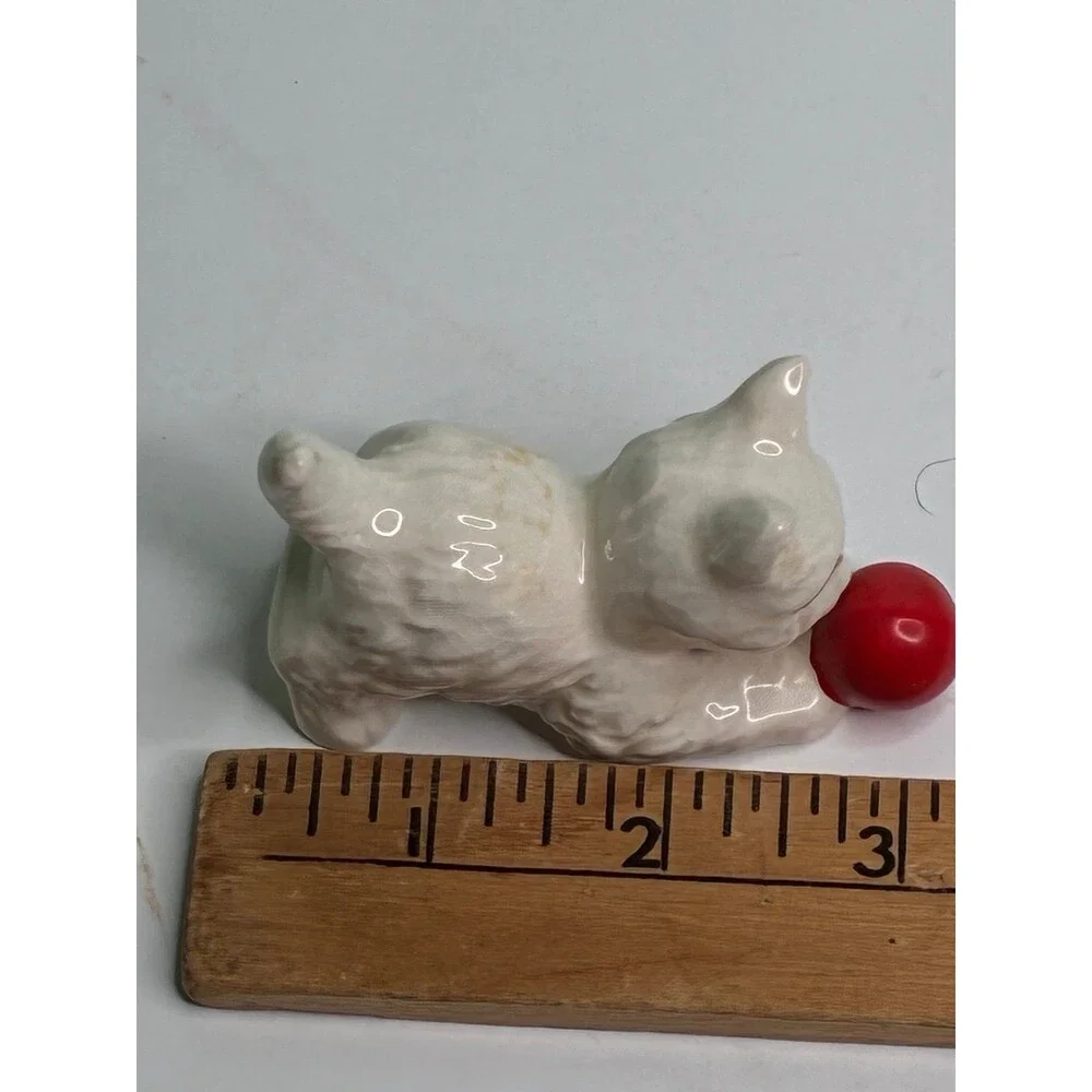 Goebel hummel white